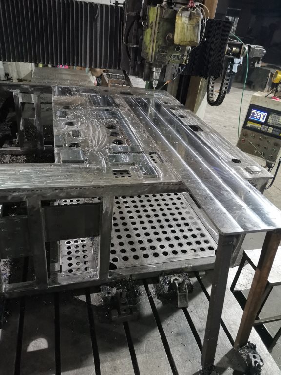 大型龍門銑加工，數(shù)控龍門銑加工，